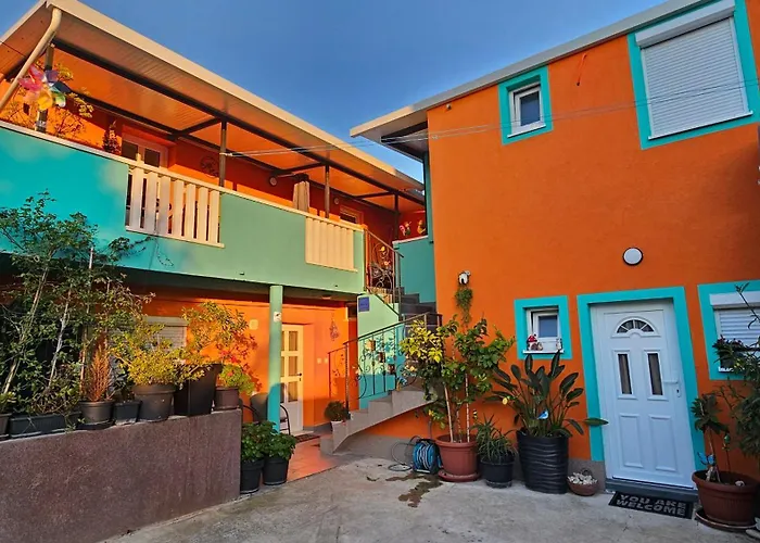 Mexicana Apartment Pink
