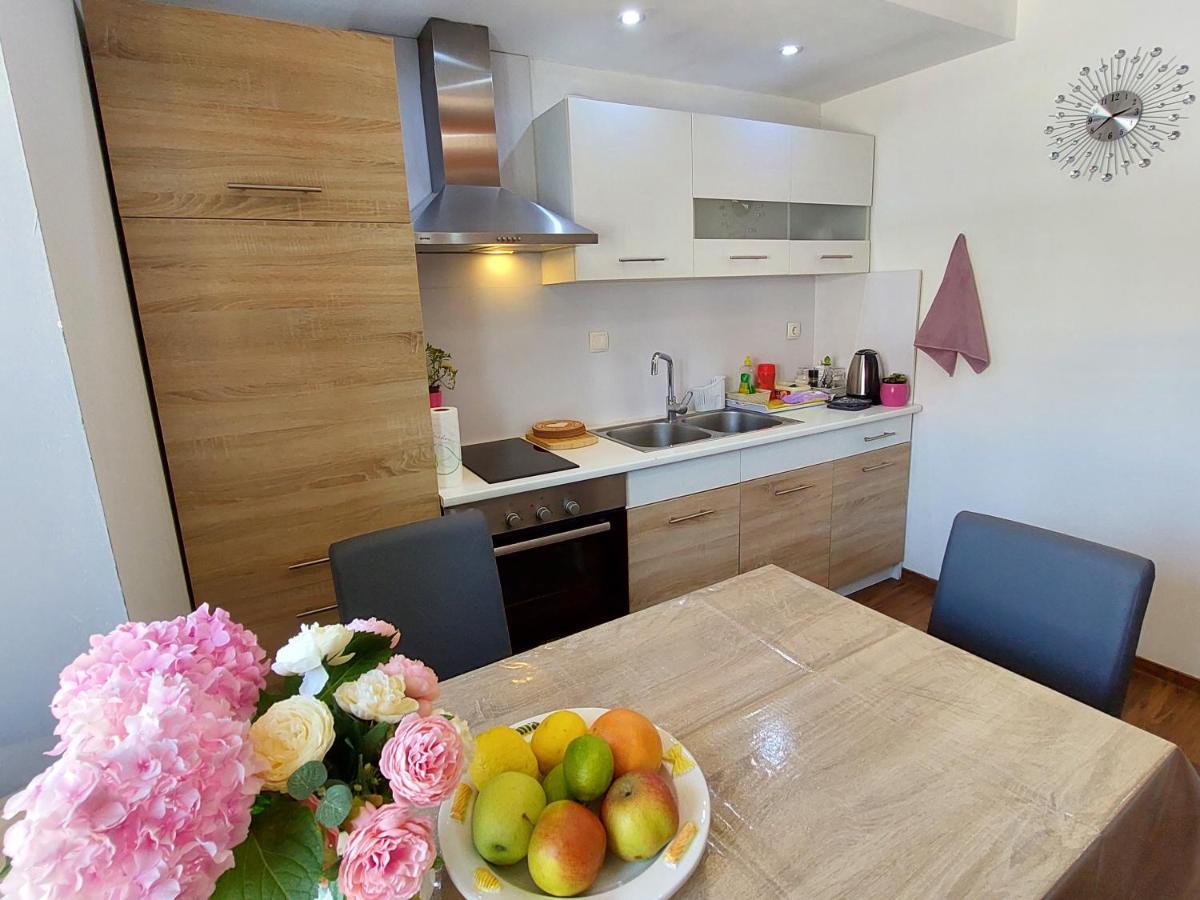 Mexicana Pink Apartment